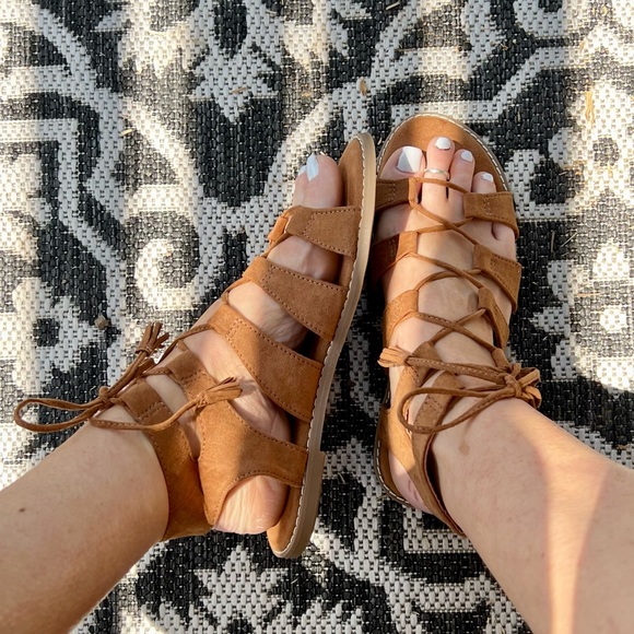 NWOT* OLD NAVY Lace-Up Gladiator Sandals in Cognac - Picture 10 of 14